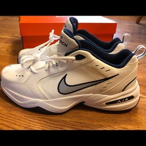 BRAND NEW - Men’s Nike Monarch 4 Sneaker SZ 11.5